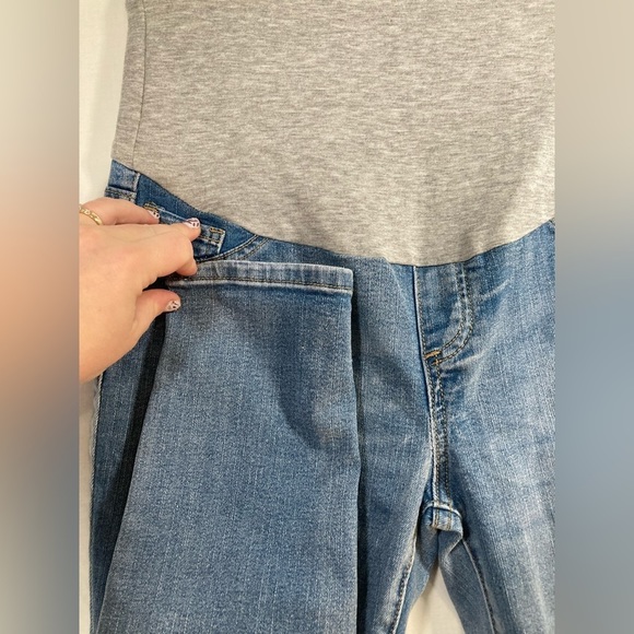 Maternity jeans like new 28” inseam size medium/6 - Picture 3 of 8